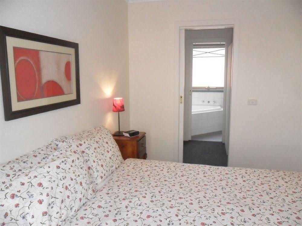 Box Hill Studio Apartment 2 Екстер'єр фото