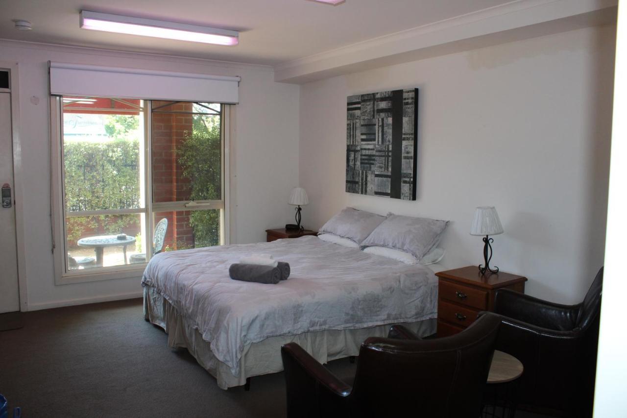 Box Hill Studio Apartment 2 Екстер'єр фото